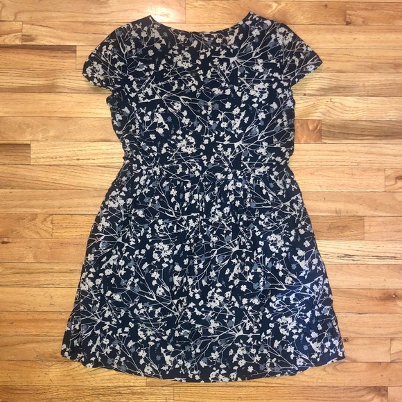 GAP Navy and white floral v-neck pleated dress with pockets Small - Picture 4 of 8